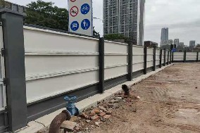 旭東圍擋廠家-彩鋼圍擋板有什么優(yōu)勢？